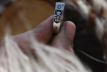 Load image into Gallery viewer, Sunburst and Flowers Diamond Ring