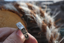 Load image into Gallery viewer, Sunburst and Flowers Diamond Ring