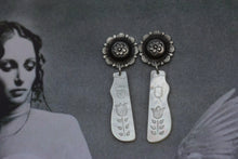 Load image into Gallery viewer, Mother of Pearl Chap Earrings
