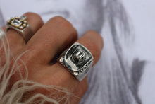 Load image into Gallery viewer, Queen of Hearts Cowboy Ring
