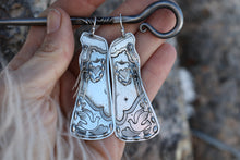 Load image into Gallery viewer, Silver Chap Dove Earrings
