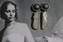 Load image into Gallery viewer, Mother of Pearl Chap Earrings
