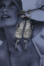 Load image into Gallery viewer, Pearl Chap Earrings
