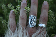 Load image into Gallery viewer, Daffodil Folk Diamond Ring
