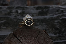 Load image into Gallery viewer, Gold Framed Flower Ring
