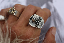 Load image into Gallery viewer, Queen of Hearts Cowboy Ring

