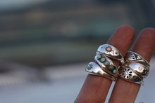 Load image into Gallery viewer, Pink Conch and Black Diamond Signet
