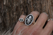 Load image into Gallery viewer, Daisy Ring
