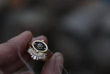 Load image into Gallery viewer, Gold Framed Flower Ring
