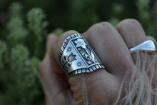 Load image into Gallery viewer, Daffodil Folk Diamond Ring

