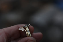 Load image into Gallery viewer, Gold Framed Flower Ring
