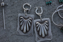 Load image into Gallery viewer, Silver Stamp Starburst Earrings
