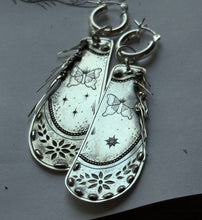 Load image into Gallery viewer, Silver Chap Earrings with Diamond

