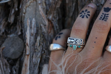 Load image into Gallery viewer, Flower Burst Ring with Diamonds
