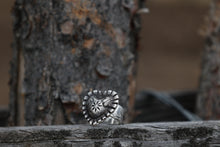 Load image into Gallery viewer, Ruffle Heart Ring
