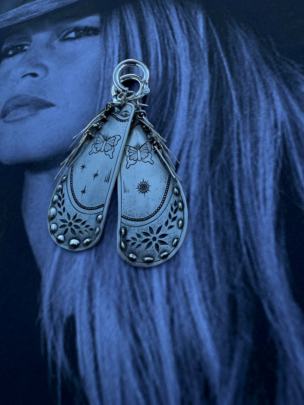 Silver Chap Earrings with Sapphire