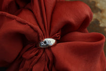 Load image into Gallery viewer, Tulip and Diamond Signet
