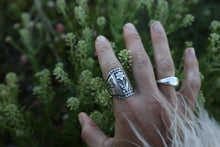 Load image into Gallery viewer, Daffodil Folk Diamond Ring
