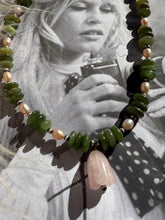Load image into Gallery viewer, Jade and Pearl Tulip Necklace
