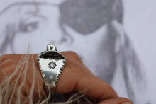 Load image into Gallery viewer, Queen of Hearts Cowboy Ring
