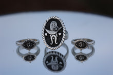 Load image into Gallery viewer, Daisy Ring
