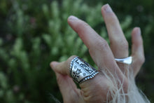 Load image into Gallery viewer, Daffodil Folk Diamond Ring
