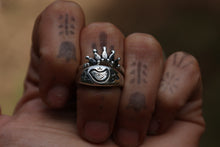 Load image into Gallery viewer, Cowboy Engraved Dove Signet

