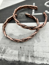 Load image into Gallery viewer, Men’s Braided Copper Cuff
