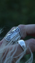 Load and play video in Gallery viewer, Daffodil Folk Diamond Ring
